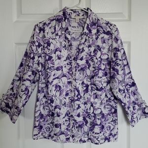 Floral‎ linen v-neck blouse